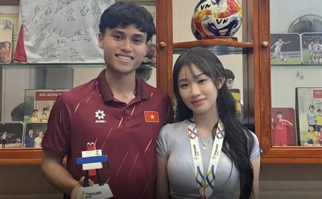 Thương hiệu uy tín 188bet 250 bet với logo và giấy phép hoạt động.